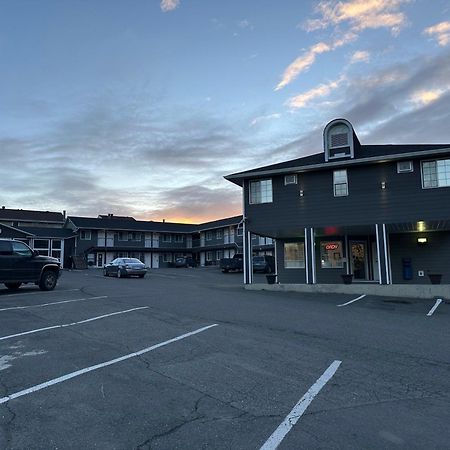 Kings Motor Inn Kamloops Ngoại thất bức ảnh