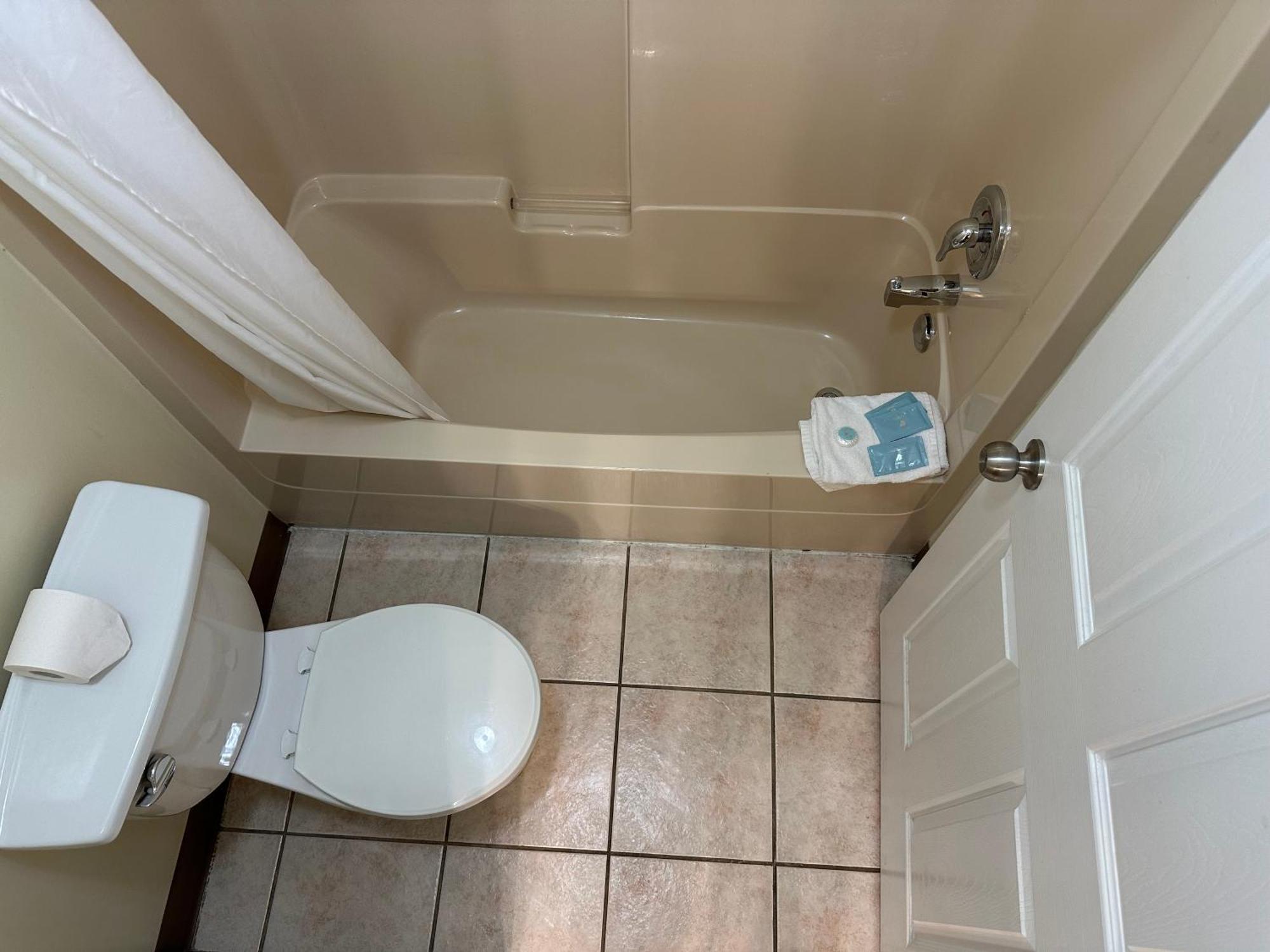 Kings Motor Inn Kamloops Ngoại thất bức ảnh